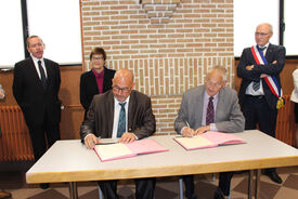 Signature du jumelage Cuincy - Twyford